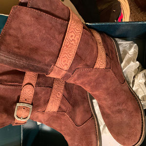 EMU Midcalf boots Suede Size 7